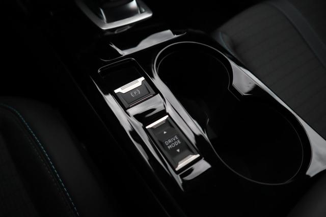 Peugeot 208 1.2 PureTech Allure Automaat / Navi / DAB / CarPlay 