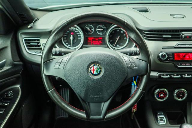 Alfa Romeo Giulietta 1.4 T Veloce Clima/Parkeersensoren/17inch 